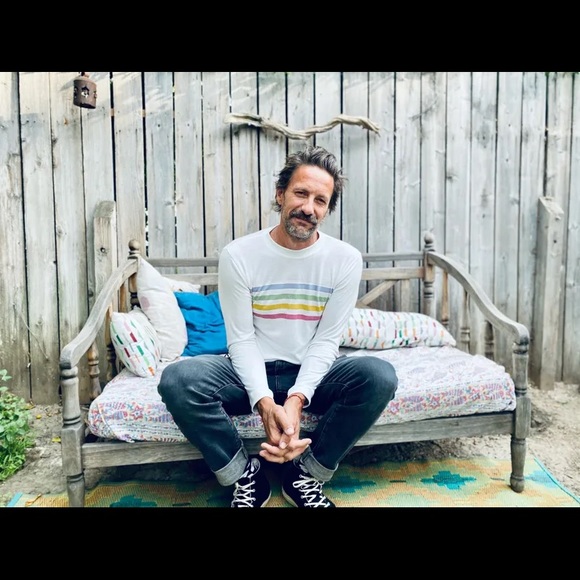 Barely Canadian is a line of super soft sweaters, super soft smittens and Hats. - Picture 3 of 7